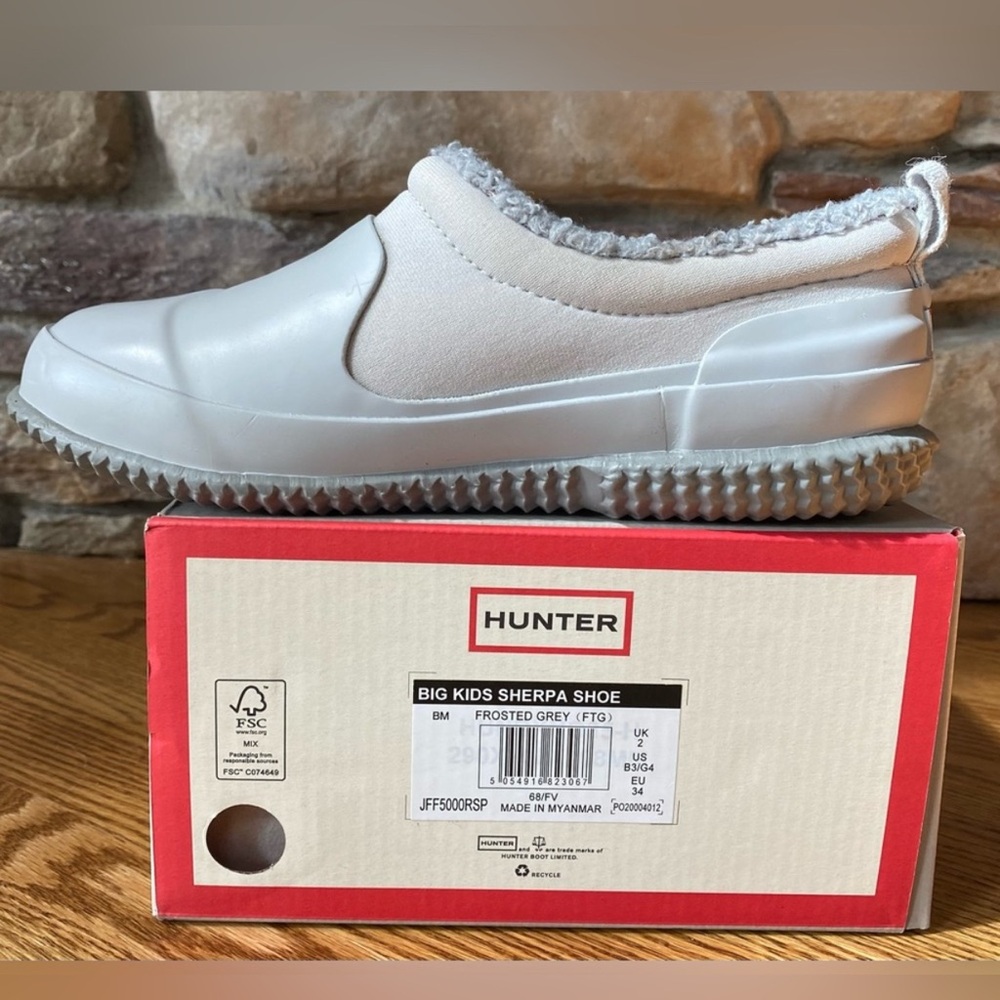 HUNTER Frosted Gray Sherpa-Lined Rain Shoe
~Kids size Big Kid 3